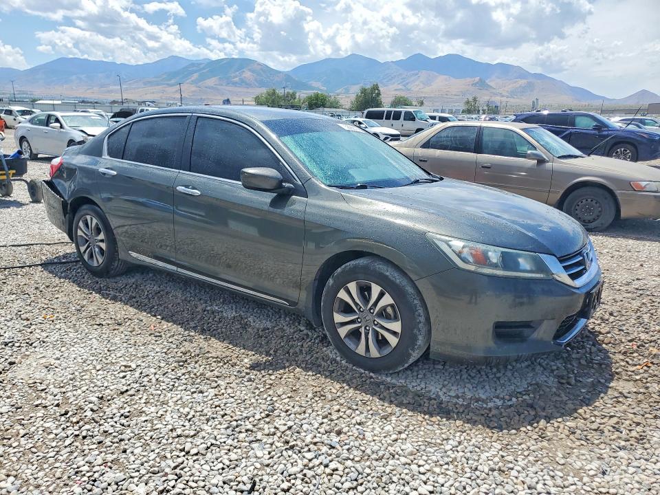 Photo 4 from auction – 2015 HONDA ACCORD with VIN 1HGCR2F37FA011517