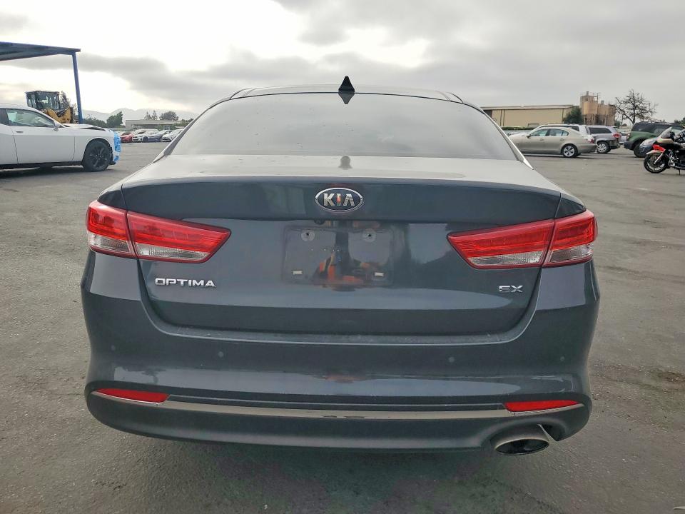Photo 6 from auction – 2016 KIA OPTIMA with VIN 5XXGU4L37GG028077