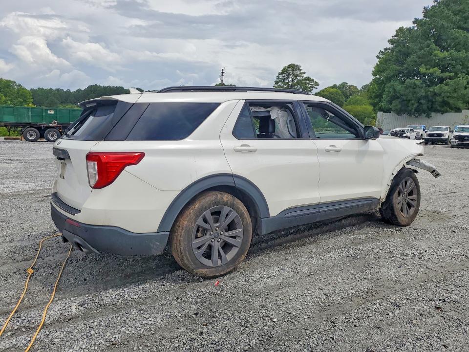 Photo 3 from auction – 2022 FORD EXPLORER with VIN 1FMSK7DH9NGB38755