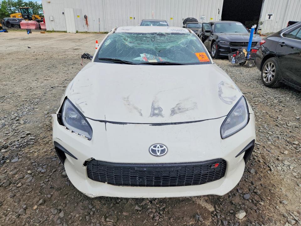 Photo 5 from auction – 2025 TOYOTA GR 86 with VIN JF1ZNBE13S8751433
