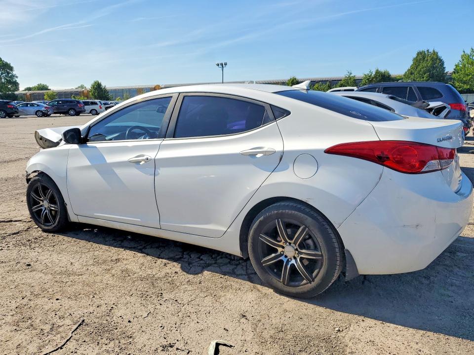 Photo 2 from auction – 2013 HYUNDAI ELANTRA with VIN 5NPDH4AEXDH168409