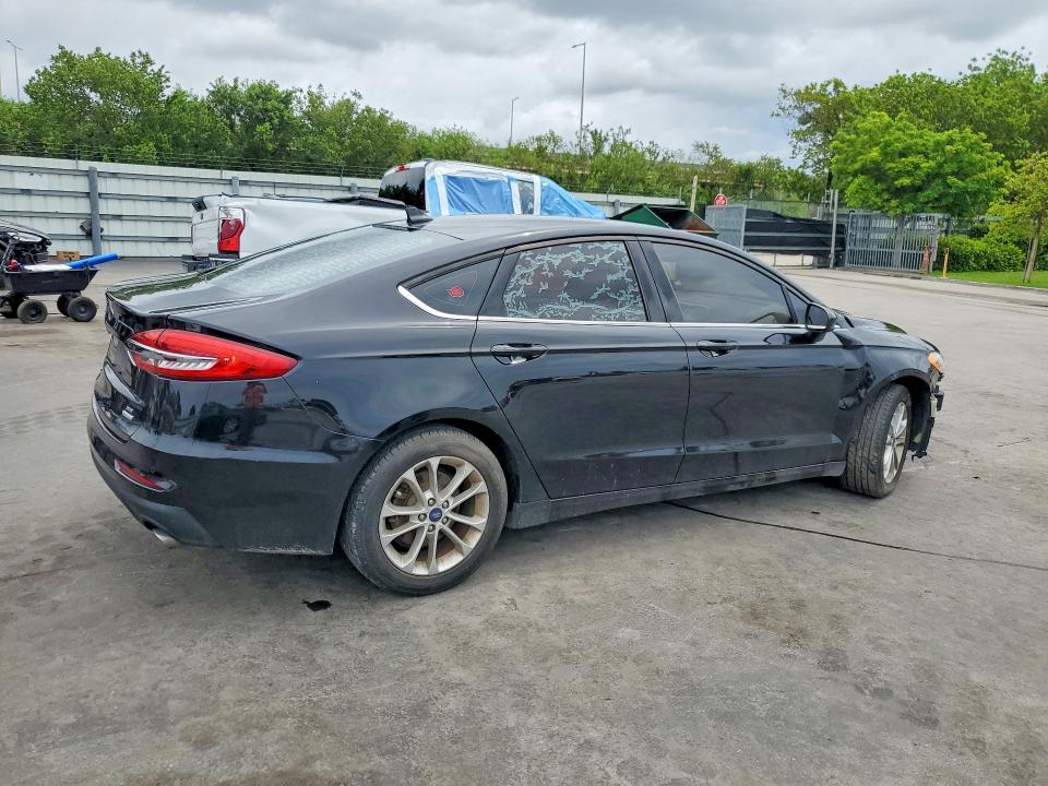 Photo 3 from auction – 2020 FORD FUSION with VIN 3FA6P0HD0LR103992