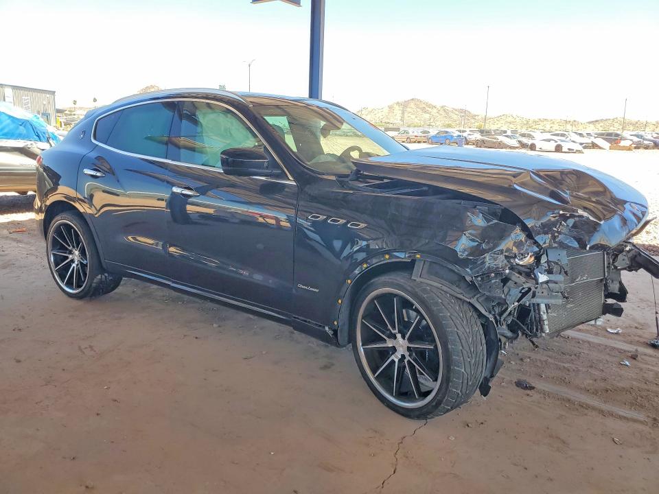 Photo 4 from auction – 2018 MASERATI LEVANTE with VIN ZN661XUL1JX294360