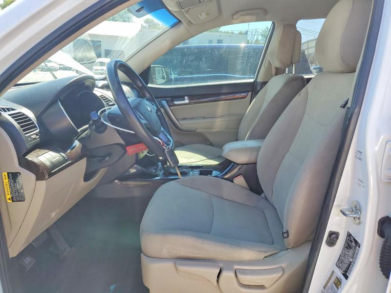 Photo 7 from auction – 2015 KIA SORENTO with VIN 5XYKT4A73FG587560