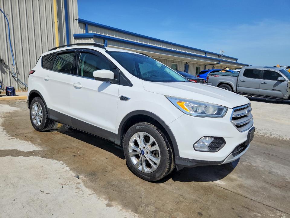 Photo 4 from auction – 2018 FORD ESCAPE with VIN 1FMCU9HD4JUA72659