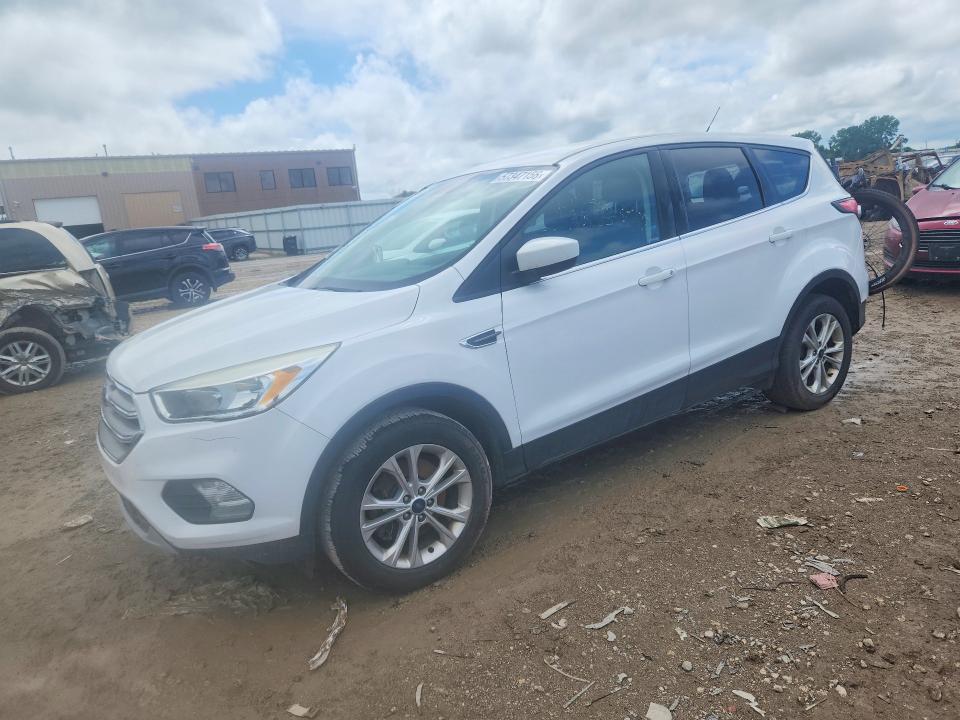 صورة رقم 1 من المزاد - 2017 FORD ESCAPE مع VIN 1FMCU9G98HUB27928