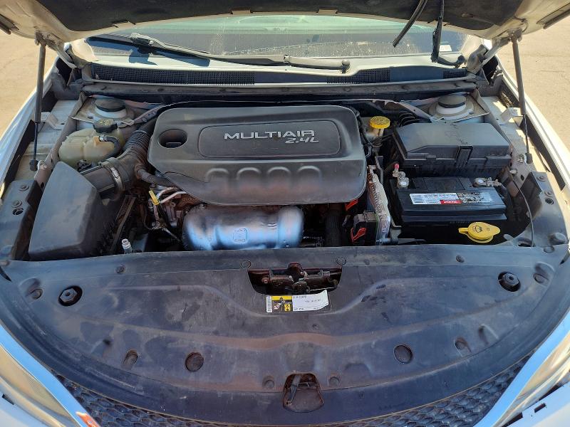 Foto 11 de la subasta – 2015 CHRYSLER 200 con VIN 1C3CCCAB8FN744001