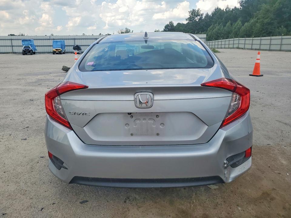 Zdjęcie 6 z aukcji – 2018 HONDA CIVIC z VIN 19XFC2F72JE013083