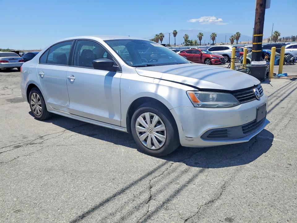 Photo 4 from auction – 2014 VOLKSWAGEN JETTA with VIN 3VW2K7AJ7EM303362