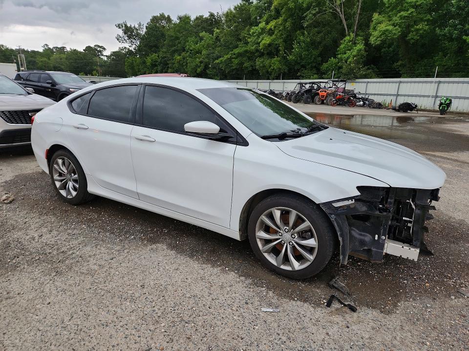 Photo 4 from auction – 2015 CHRYSLER 200 with VIN 1C3CCCDG1FN711705