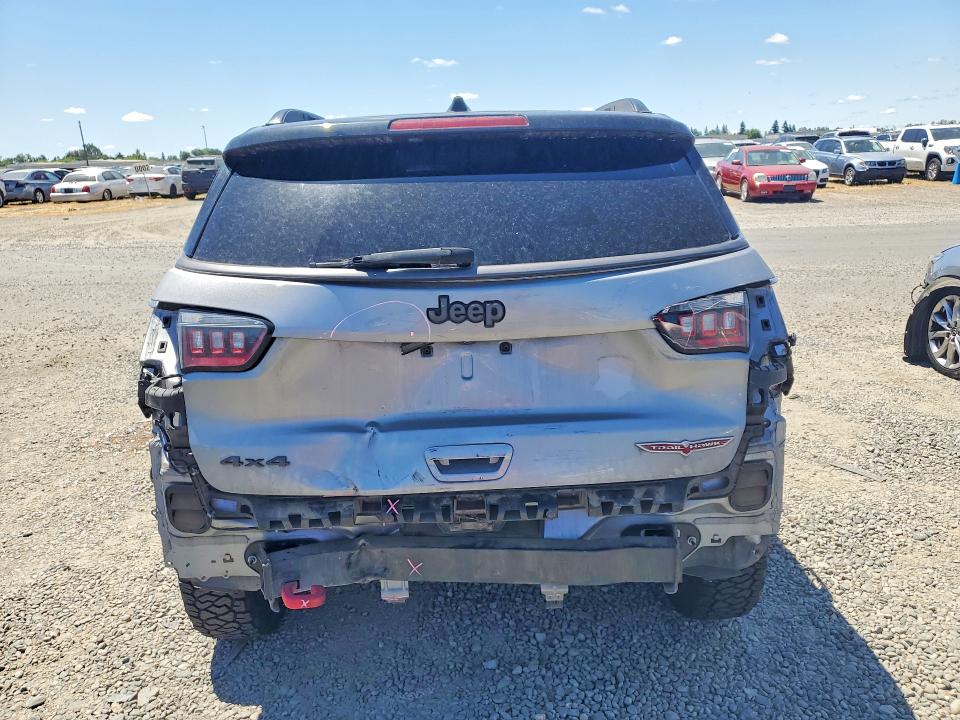 Photo 6 from auction – 2019 JEEP COMPASS with VIN 3C4NJDDB7KT668096