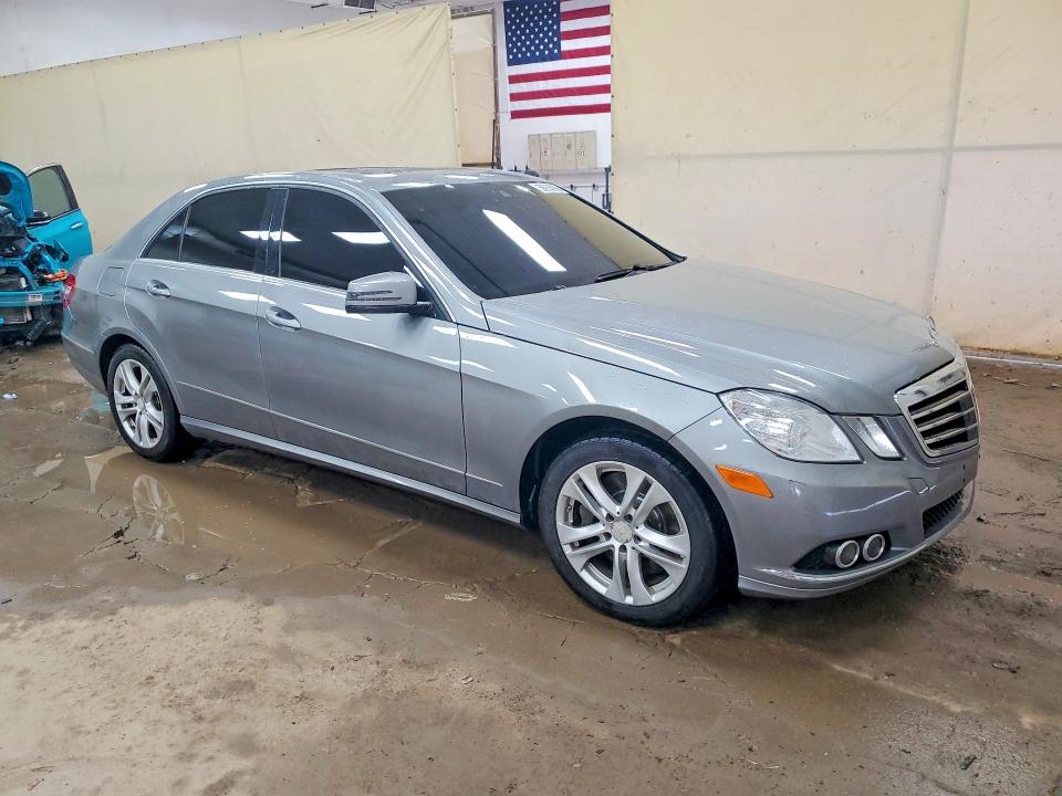 Photo 4 from auction – 2010 MERCEDES-BENZ E with VIN WDDHF9AB2AA171646