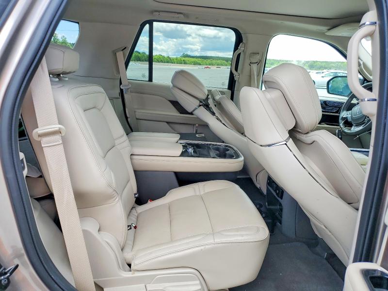 Photo 10 from auction – 2019 LINCOLN NAVIGATOR with VIN 5LMJJ2LTXKEL18077