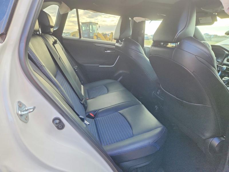 Photo 11 from auction – 2021 TOYOTA RAV4 with VIN 2T3E6RFV1MW022599