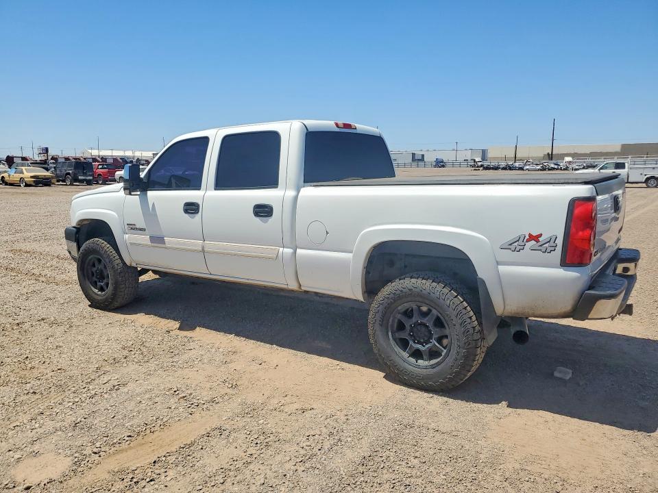 Photo 2 from auction – 2005 CHEVROLET SILVERADO with VIN 1GCHK23225F810014