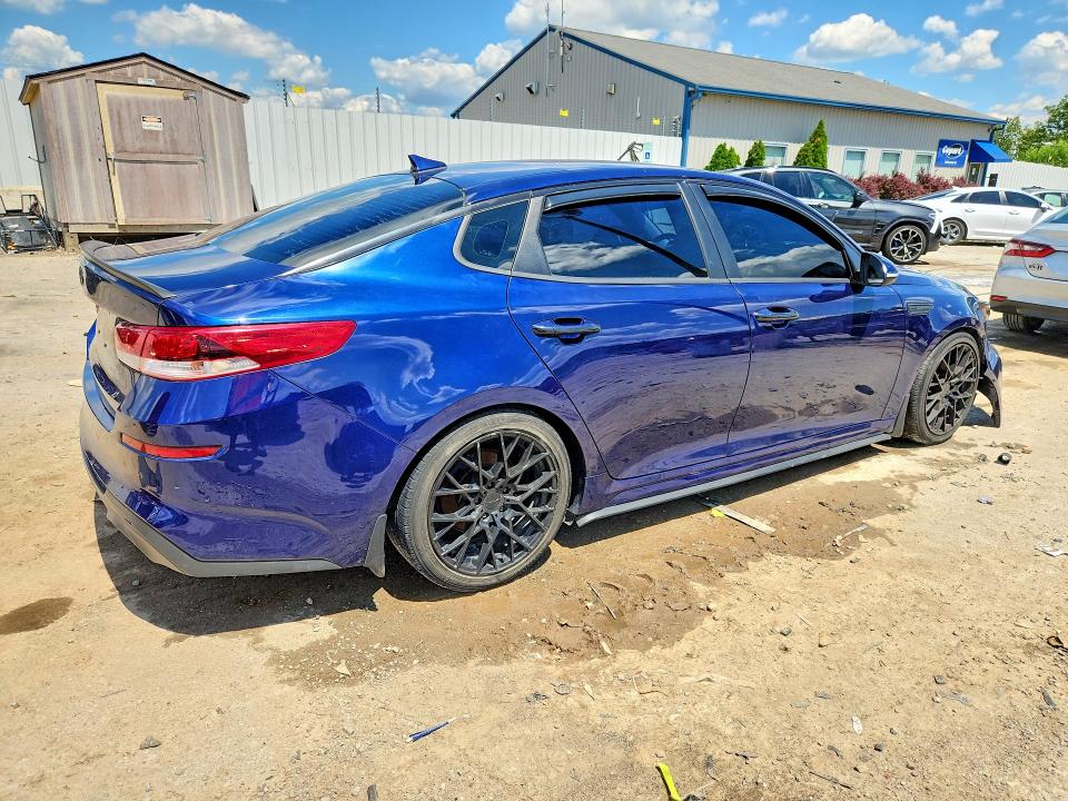 Photo 3 from auction – 2019 KIA OPTIMA with VIN 5XXGT4L39KG319465