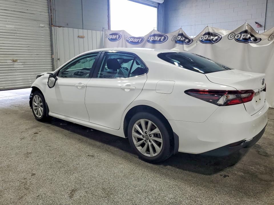 Photo 2 from auction – 2023 TOYOTA CAMRY with VIN 4T1C11BK2PU096890