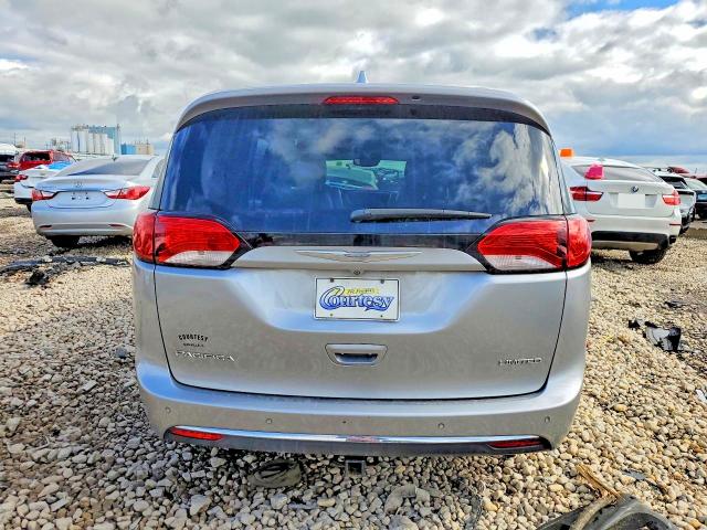 Photo 6 from auction – 2017 CHRYSLER PACIFICA with VIN 2C4RC1GG3HR528723