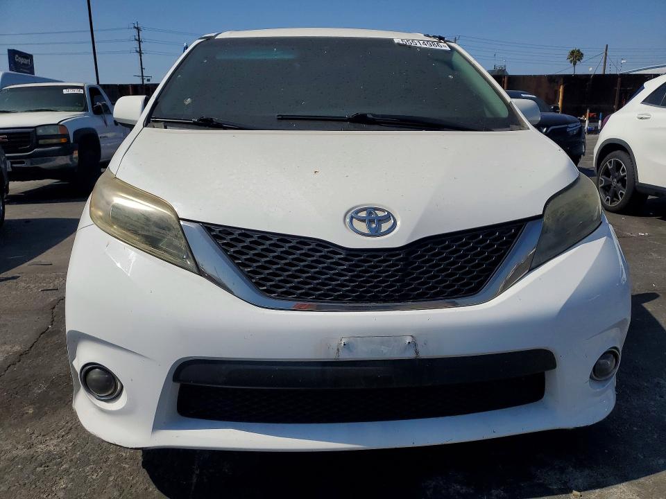 Photo 5 from auction – 2017 TOYOTA SIENNA with VIN 5TDXZ3DC2HS786712