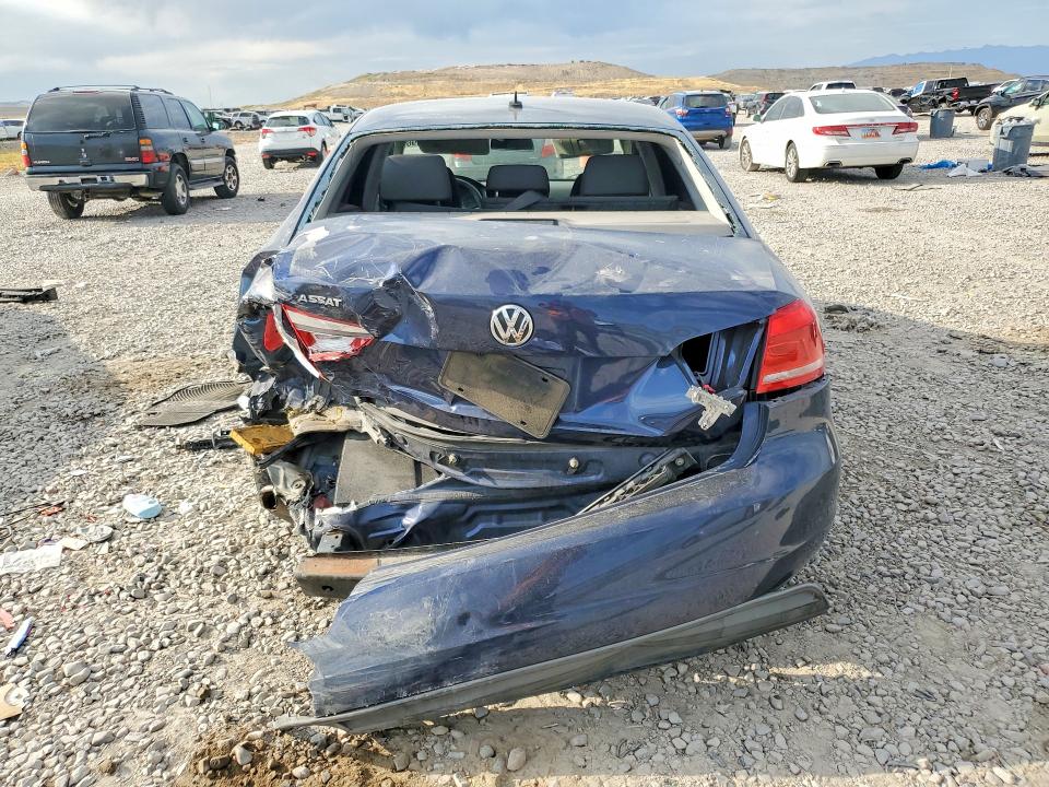 Photo 6 from auction – 2012 VOLKSWAGEN PASSAT with VIN 1VWAH7A34CC069076