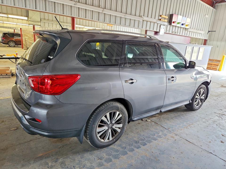 Photo 3 from auction – 2017 NISSAN PATHFINDER with VIN 5N1DR2MM3HC911557
