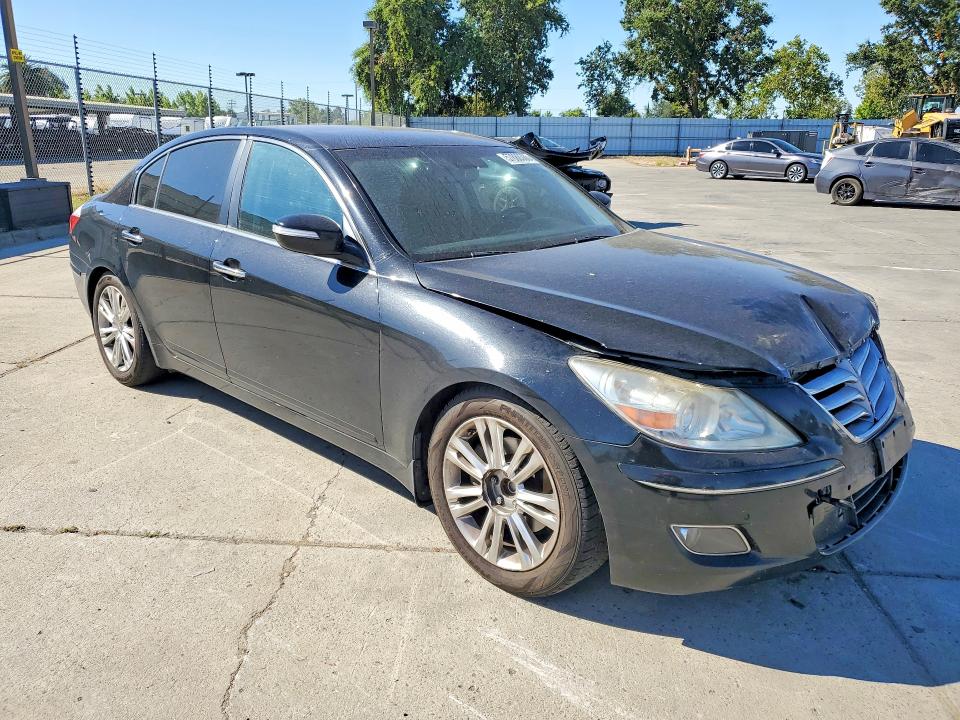 Photo 4 from auction – 2010 HYUNDAI GENESIS with VIN KMHGC4DE9AU094145