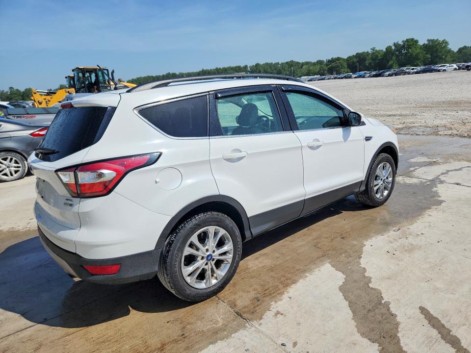 Photo 3 from auction – 2018 FORD ESCAPE with VIN 1FMCU9HD4JUA72659