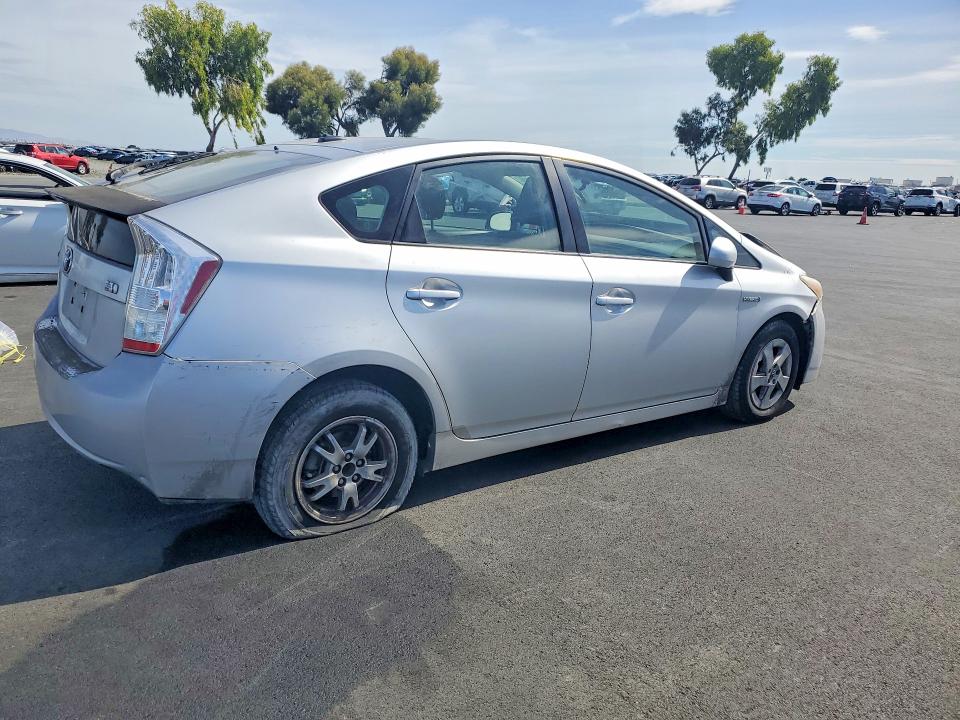 Photo 3 from auction – 2010 TOYOTA PRIUS with VIN JTDKN3DU3A0182089