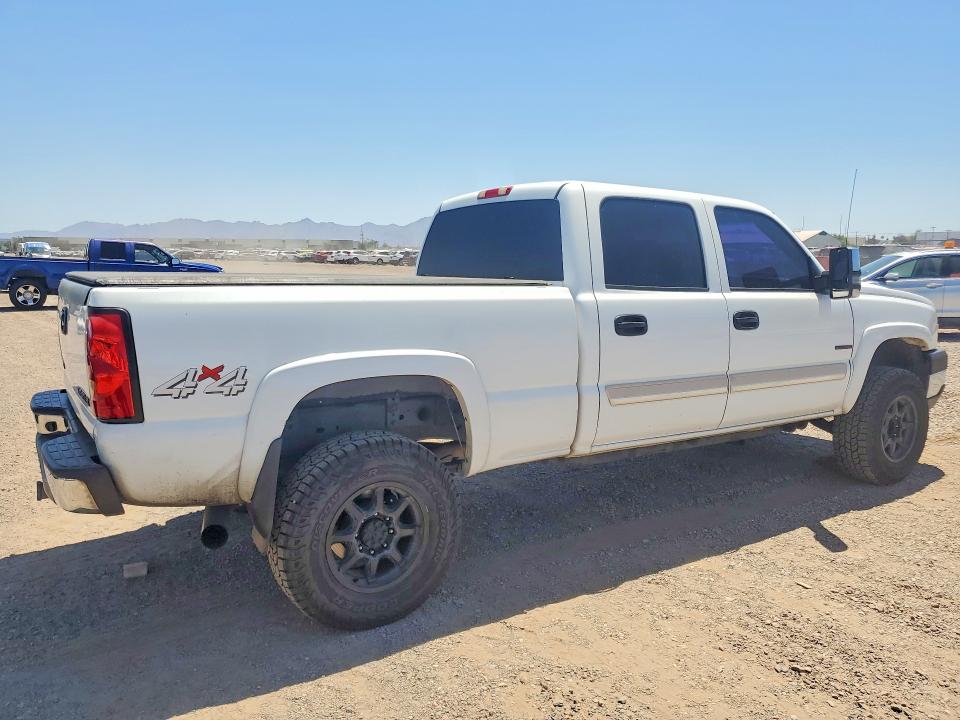Photo 3 from auction – 2005 CHEVROLET SILVERADO with VIN 1GCHK23225F810014
