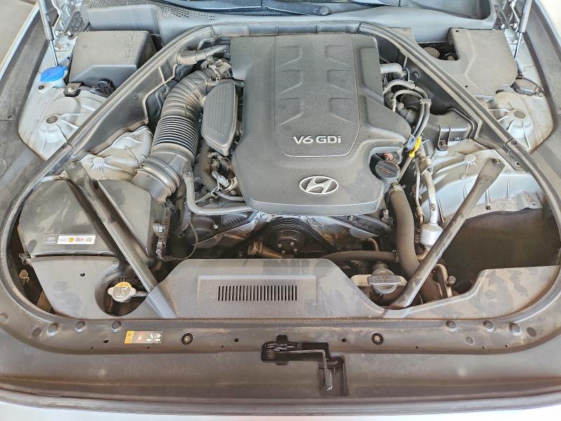 Photo 11 from auction – 2015 HYUNDAI GENESIS with VIN KMHGN4JE3FU035405