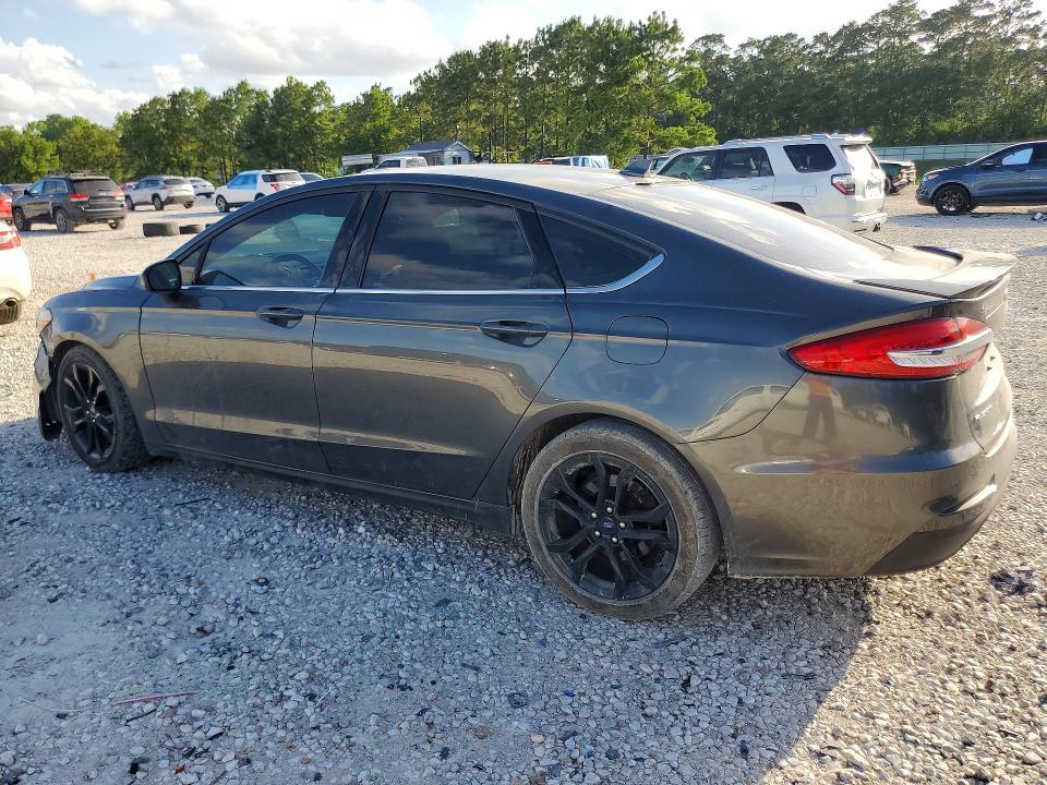 Photo 2 from auction – 2019 FORD FUSION with VIN 3FA6P0HD1KR282798