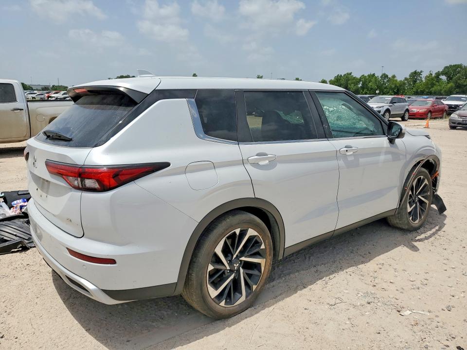 Photo 3 from auction – 2024 MITSUBISHI OUTLANDER with VIN JA4J3VA85RZ035214