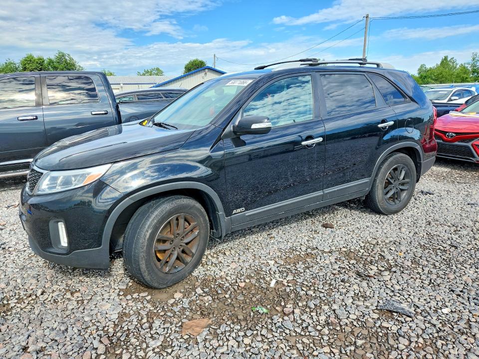 KIA SORENTO 2015 with VIN 5XYKTDA69FG582936 - Photo from auction