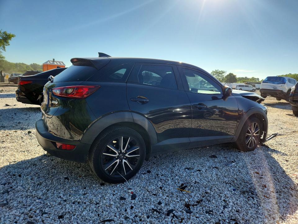 Photo 3 from auction – 2018 MAZDA CX-3 with VIN JM1DKDC72J0308428