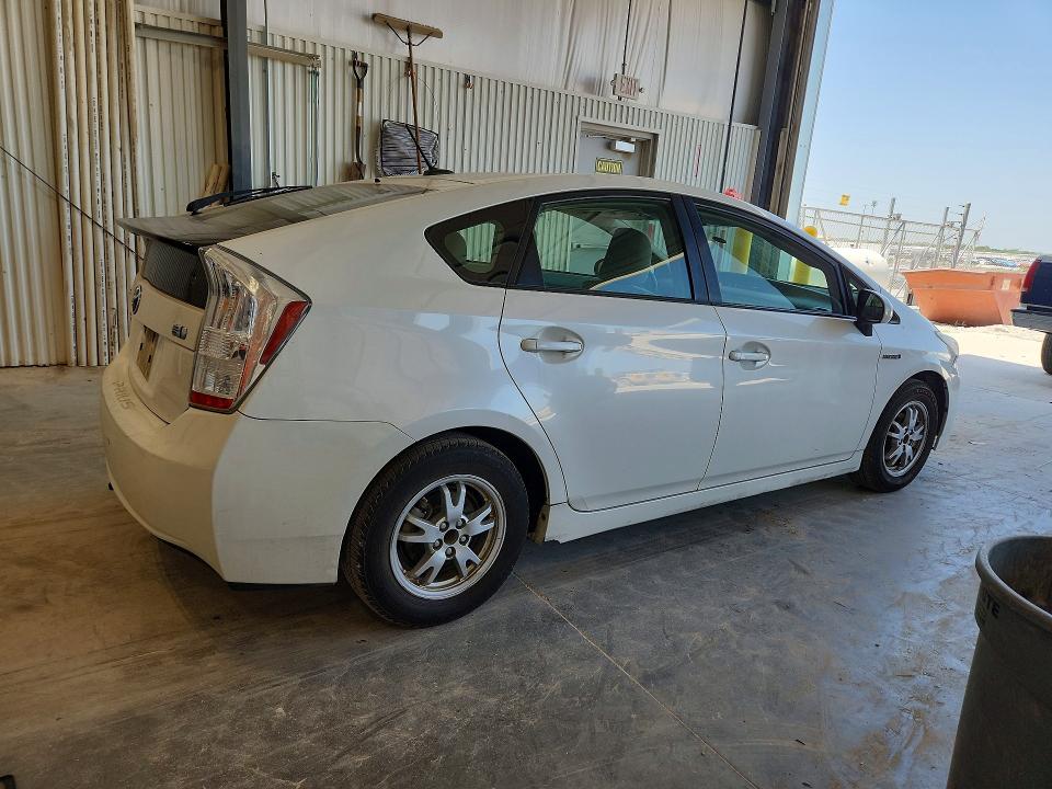 Photo 3 from auction – 2011 TOYOTA PRIUS with VIN JTDKN3DU6B5360369
