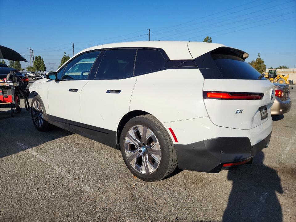 Foto 2 de la subasta – 2025 BMW IX con VIN WB523CF00SCT40738