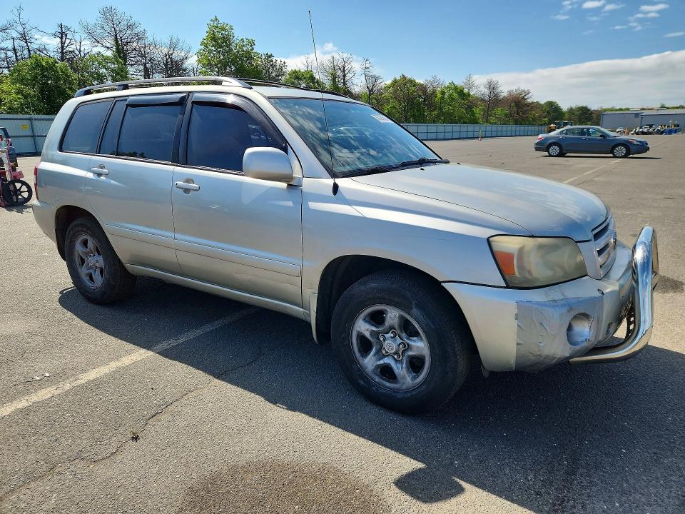 Photo 4 from auction – 2004 TOYOTA HIGHLANDER with VIN JTEGD21A740078072