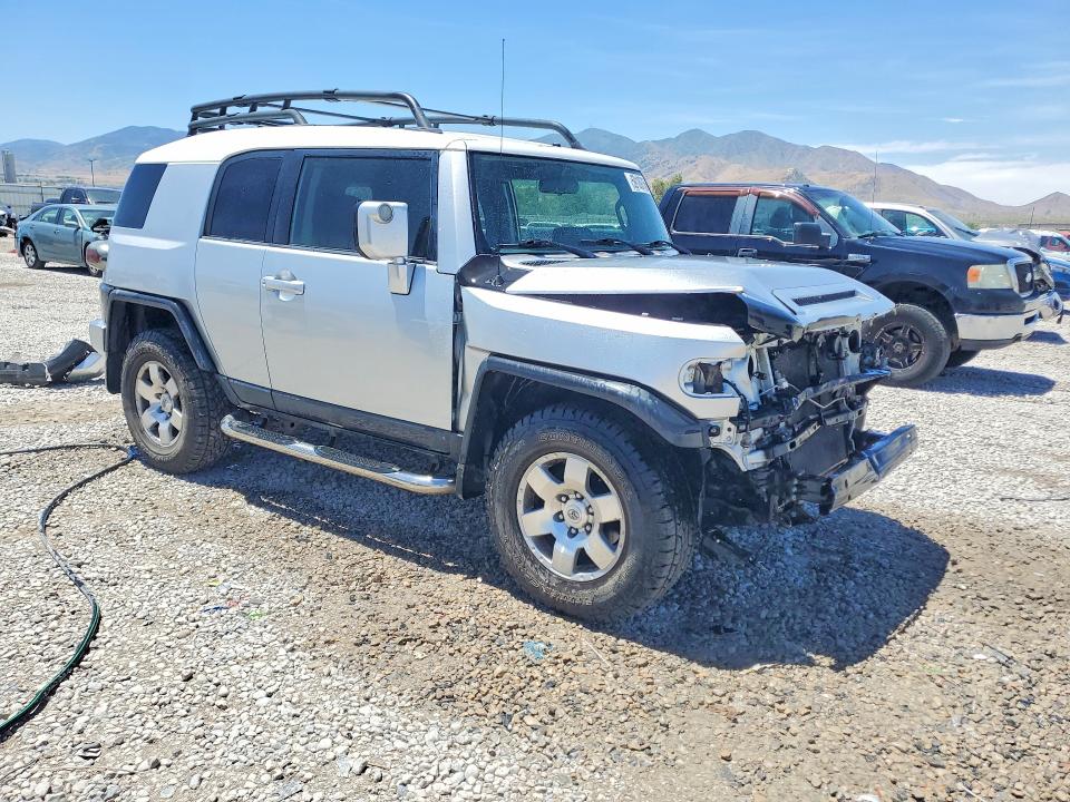 Photo 4 from auction – 2007 TOYOTA FJ CRUISER with VIN JTEBU11F270042455