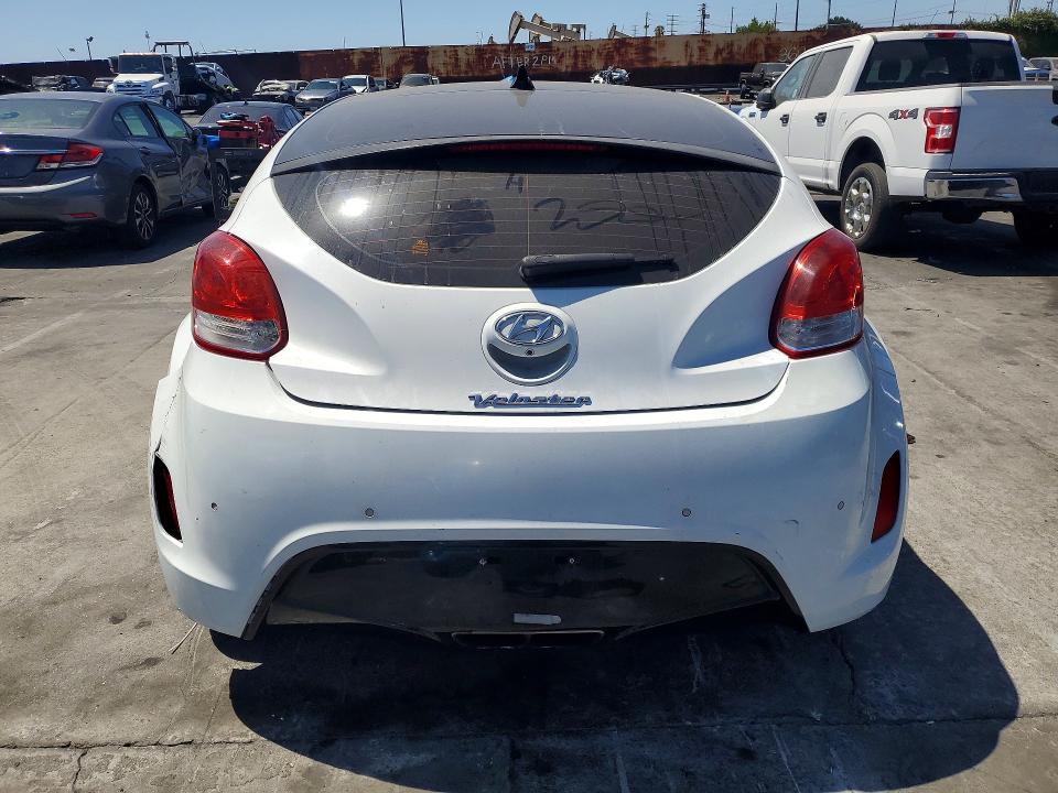 Photo 6 from auction – 2016 HYUNDAI VELOSTER with VIN KMHTC6AD6GU293927