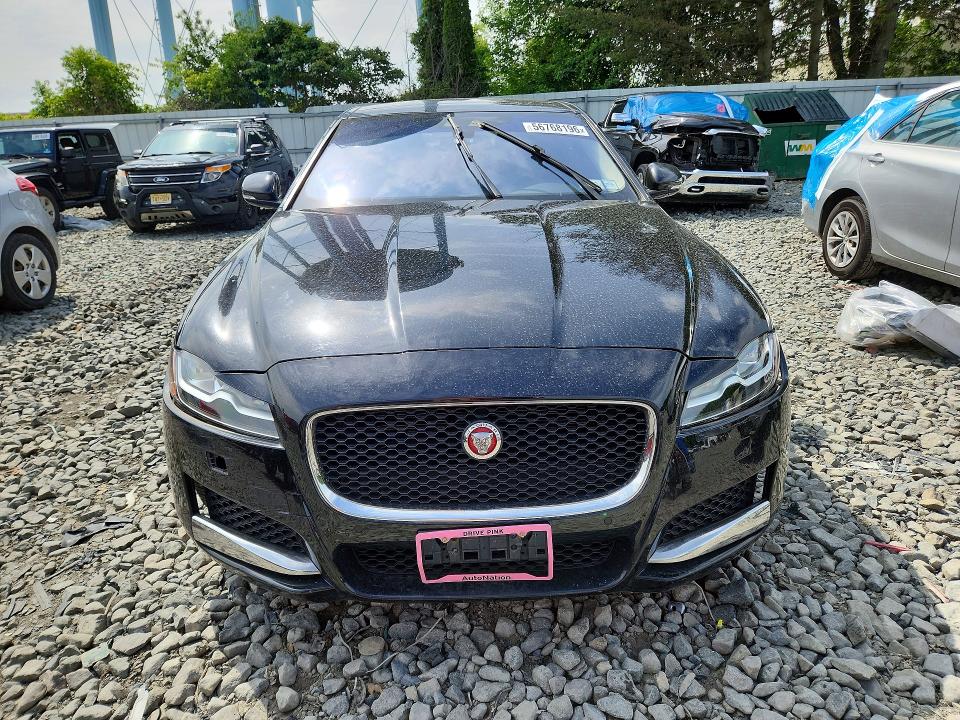 Photo 5 from auction – 2017 JAGUAR XF with VIN SAJBJ4BN2HCY43165