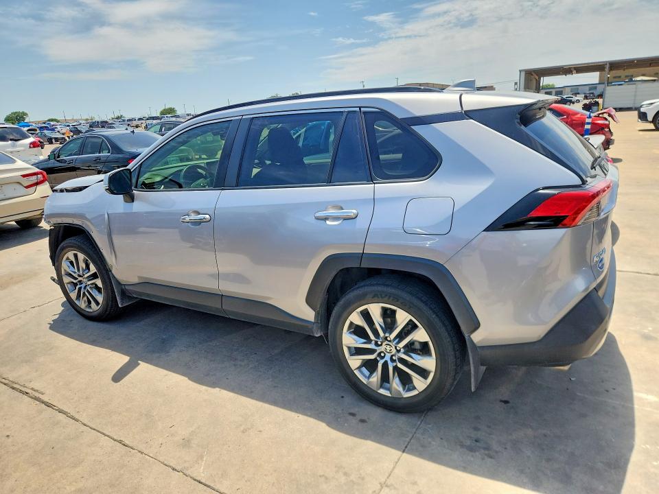 Photo 2 from auction – 2021 TOYOTA RAV4 with VIN JTMN1RFV2MD083519