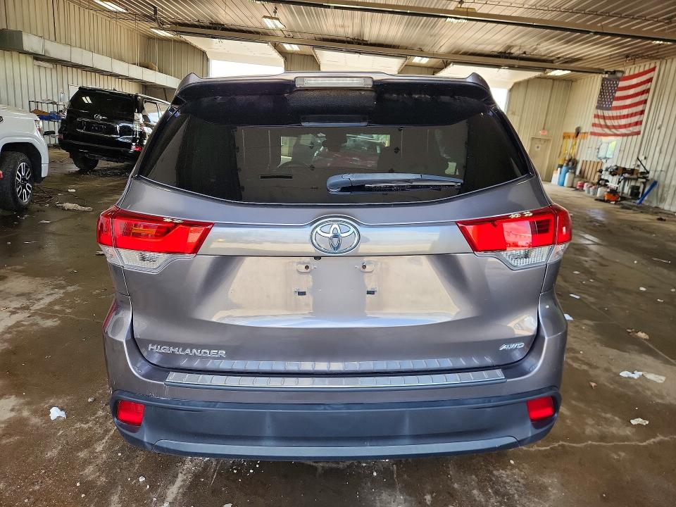 Photo 6 from auction – 2019 TOYOTA HIGHLANDER with VIN 5TDBZRFH3KS977777