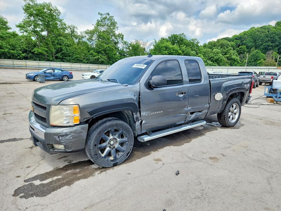 CHEVROLET SILVERADO 2011 with VIN 1GCRKSE34BZ208073 - Photo from auction