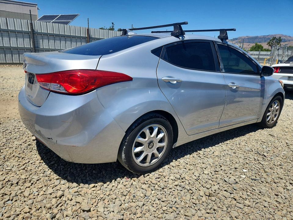Photo 3 from auction – 2013 HYUNDAI ELANTRA with VIN 5NPDH4AE2DH225430