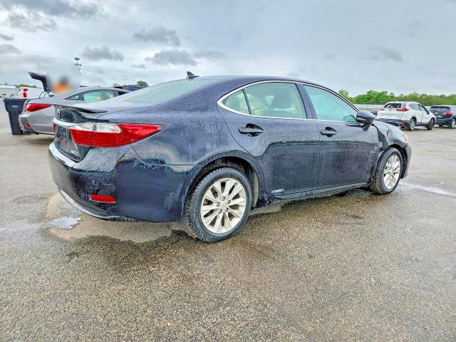 Photo 3 from auction – 2013 LEXUS ES with VIN JTHBW1GG9D2022989
