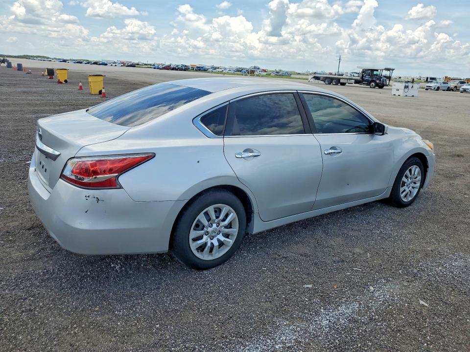 Photo 3 from auction – 2015 NISSAN ALTIMA with VIN 1N4AL3AP2FC434023