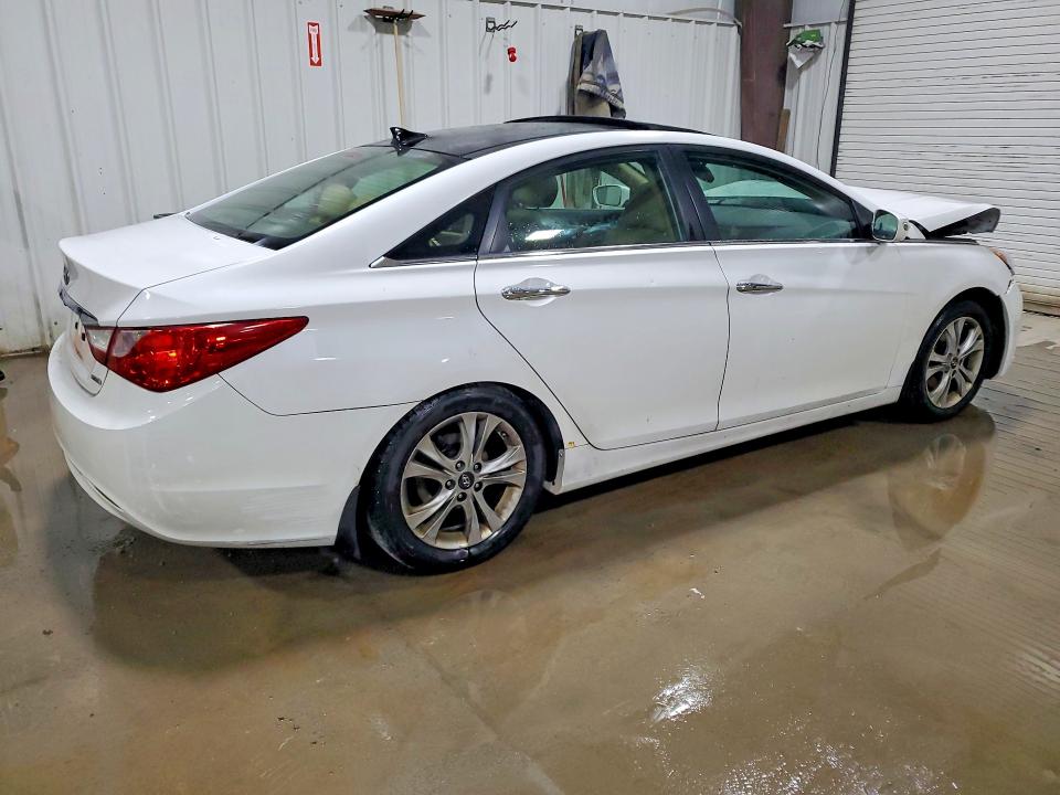 Photo 3 from auction – 2012 HYUNDAI SONATA with VIN 5NPEC4AC9CH402331