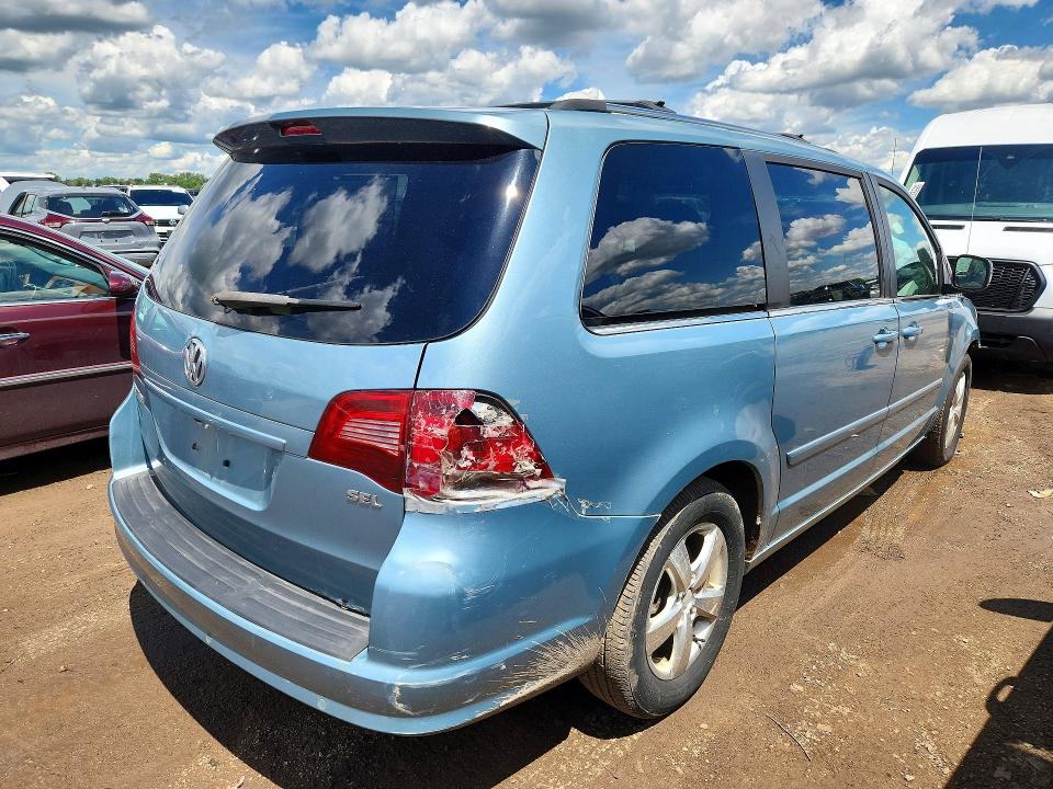 Photo 3 from auction – 2009 VOLKSWAGEN ROUTAN with VIN 2V8HW64X19R543506