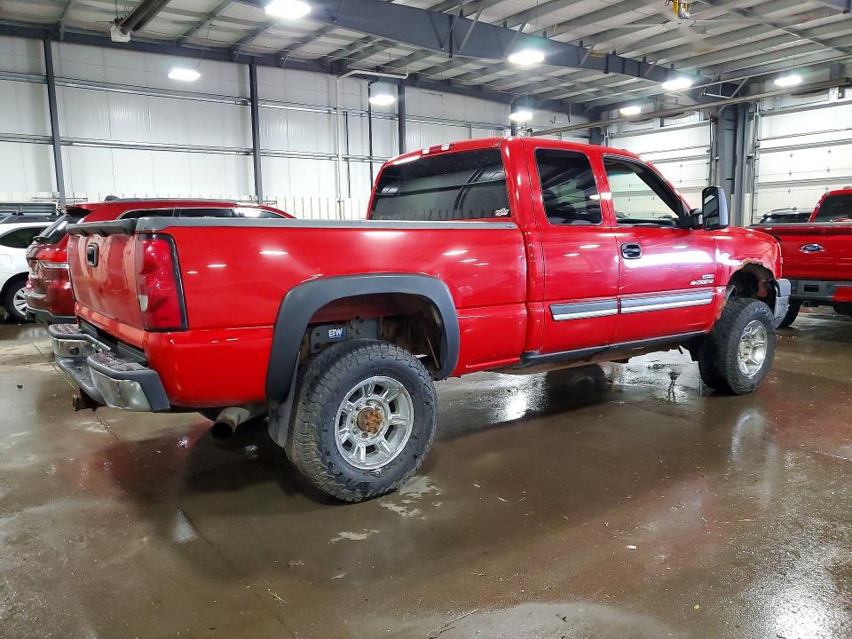 Photo 3 from auction – 2004 CHEVROLET SILVERADO with VIN 1GCHK292X4E335224