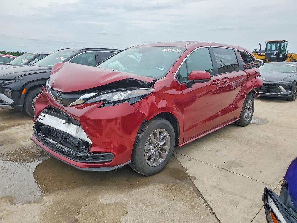 TOYOTA SIENNA 2026 with VIN 5TDKRKEC0TS311099 - Photo from auction